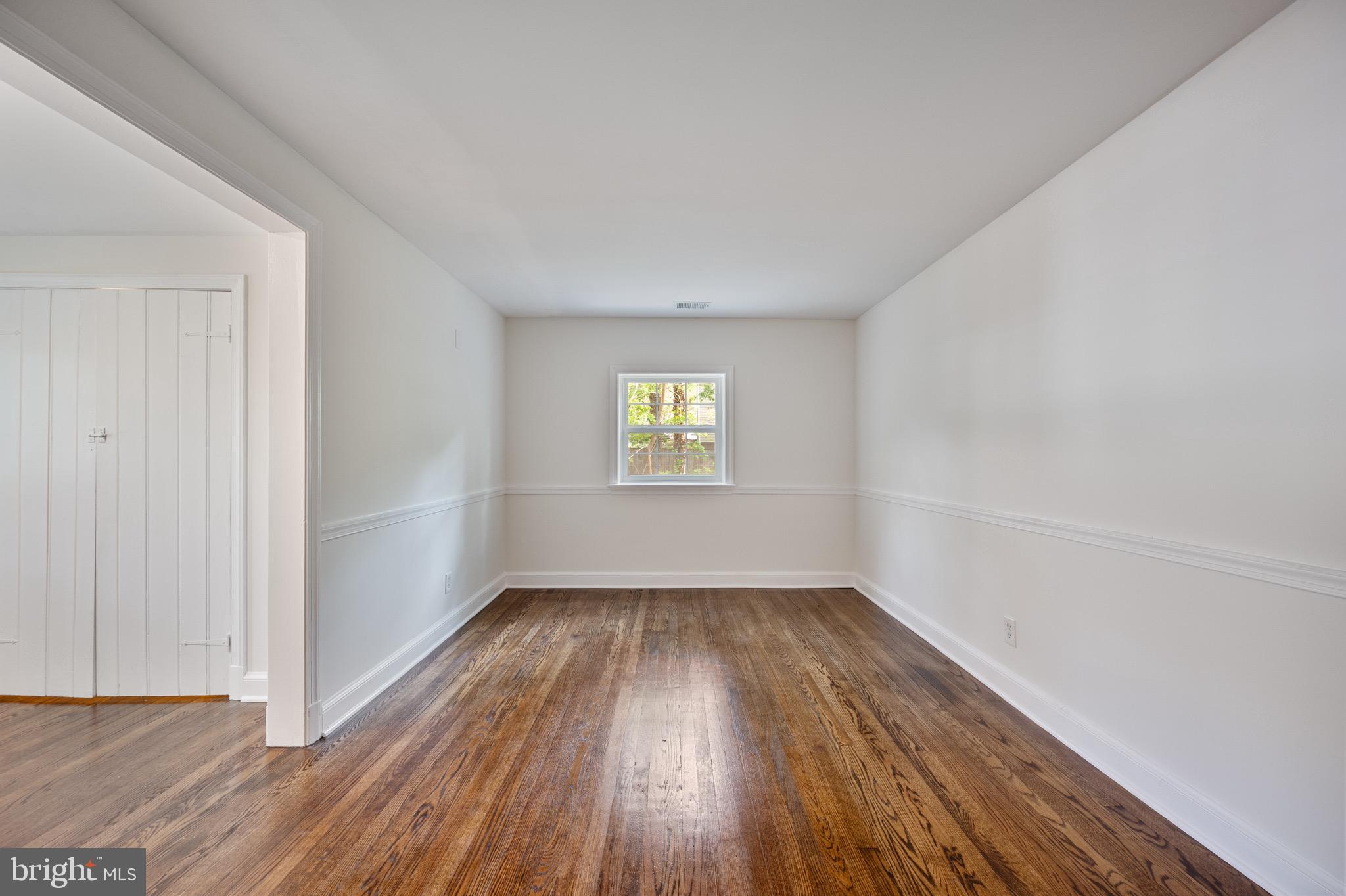 6001 Beech Tree Drive Alexandria, VA 22310 - Photo 49 of 63 a view of an empty room and window