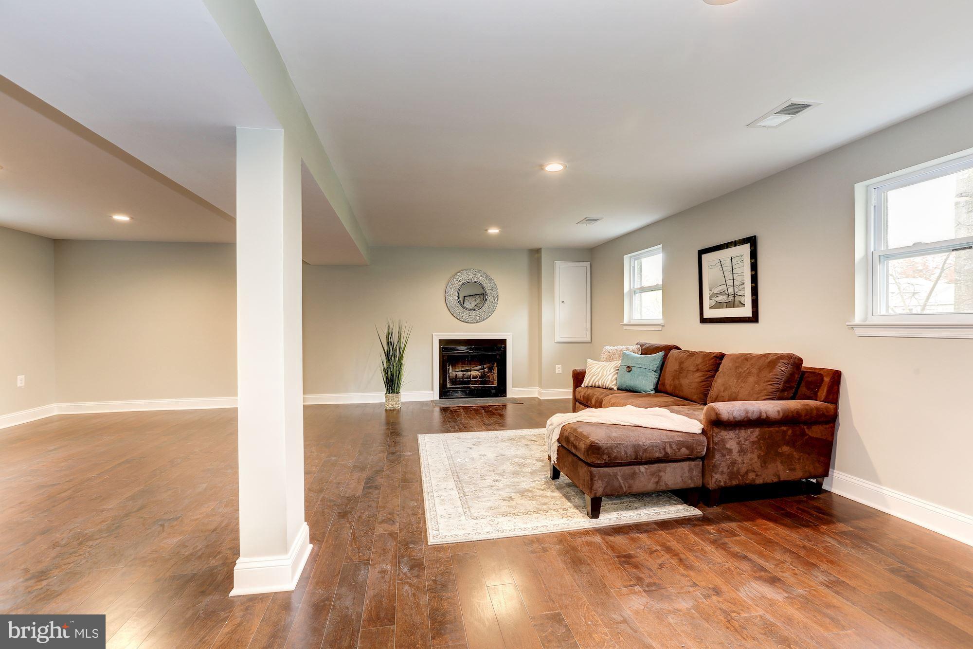10441 Carlyn Ridge Road Damascus, MD 20872 - Photo 17 of 23 Family Room
