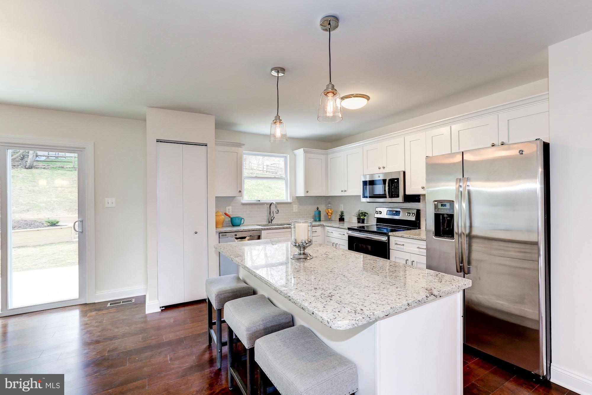 10441 Carlyn Ridge Road Damascus, MD 20872 - Photo 7 of 23 Kitchen