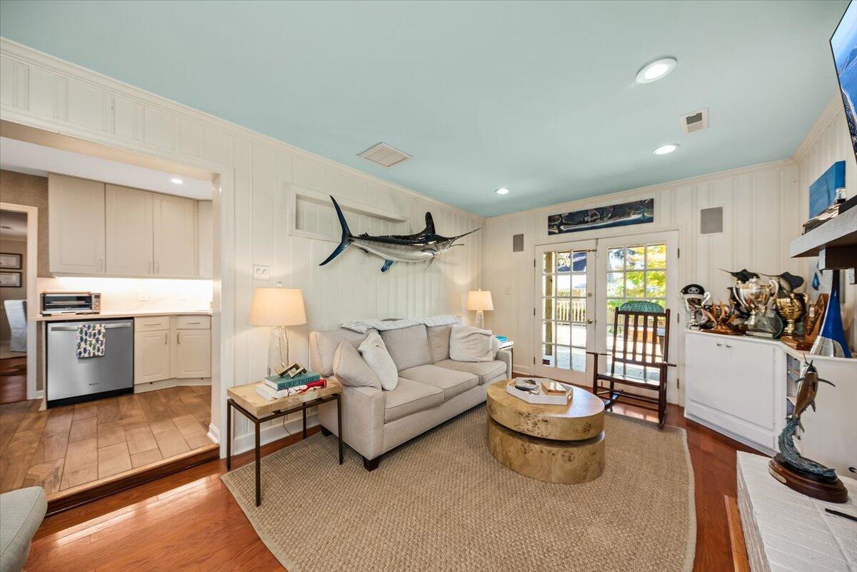 421 McCants Drive Mount Pleasant, SC 29464 - Photo 14 of 33 14-DKM0853