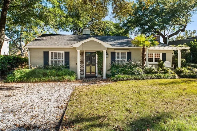 $5,500 | 421 McCants Drive, Mount Pleasant, SC 29464