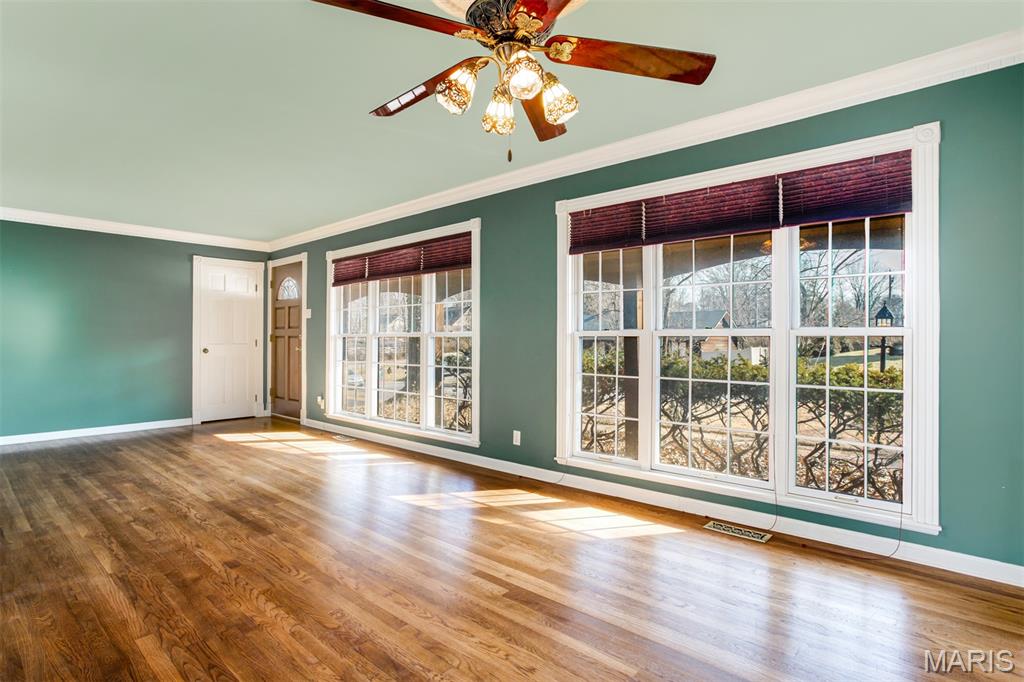 513 Scottsdale Road Kirkwood, MO 63122 - Photo 11 of 52