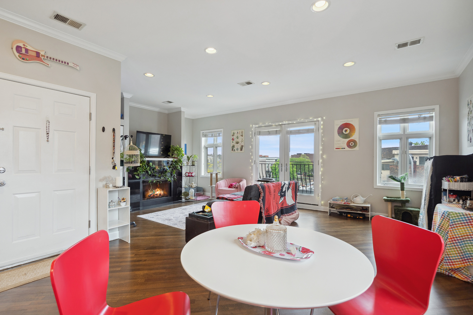 531 North Racine Avenue, Unit 3 Chicago, IL 60642 - Photo 6 of 22 a view of a dining room with furniture