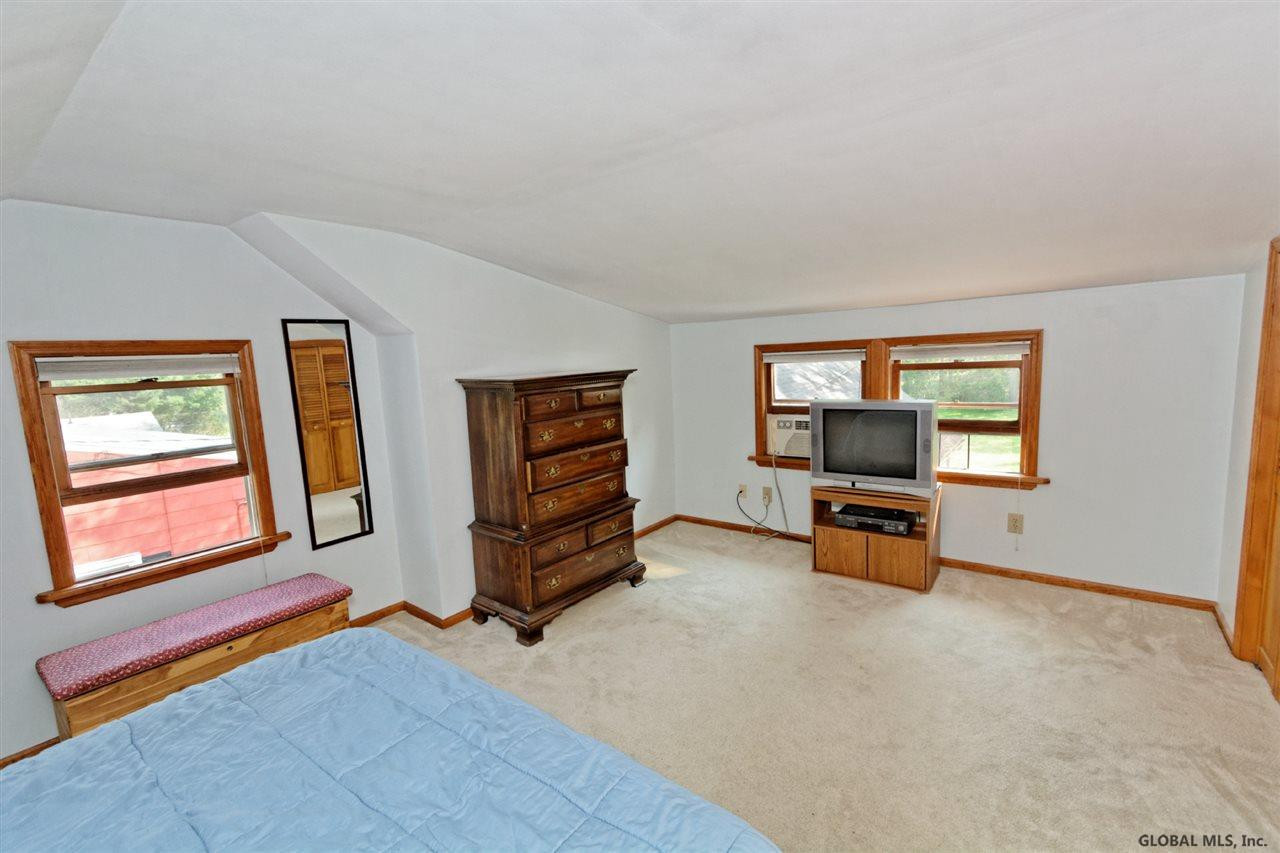 10 Wellington Road Bethlehem, NY 12054 - Photo 17 of 25 Photo 17