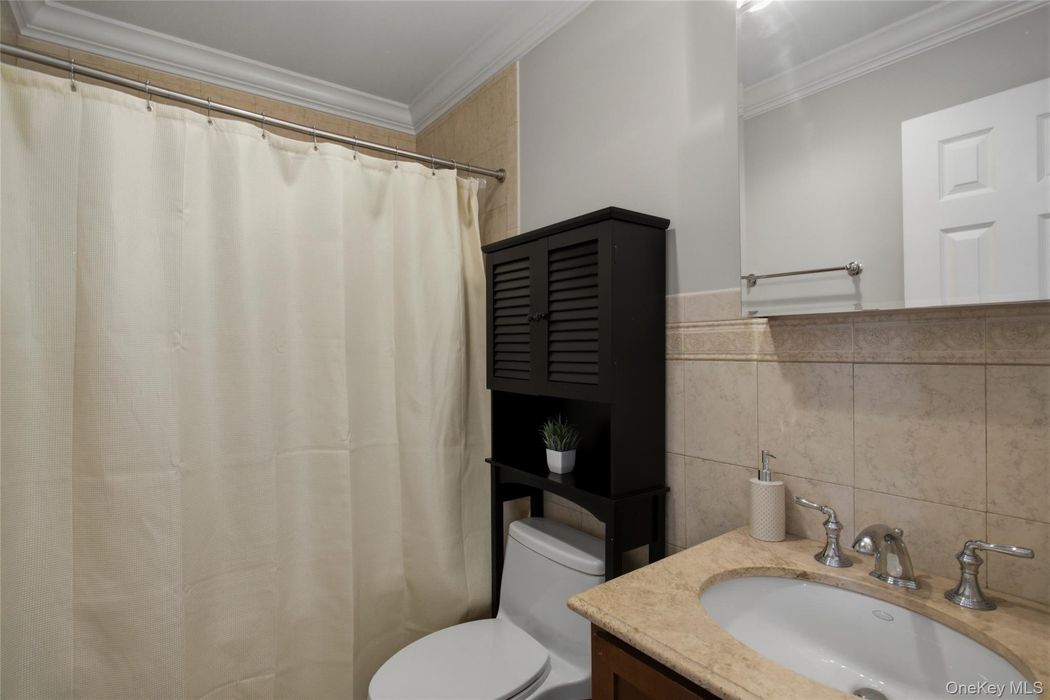 11 Prince Street, Unit C5 New Rochelle, NY 10801 - Photo 13 of 21 Primary bath.