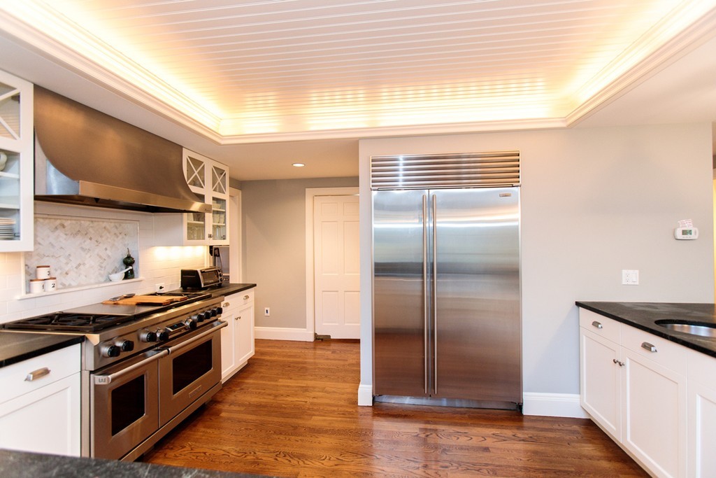 44 Woodcliff Road Wellesley, MA 02481 - Photo 17 of 30