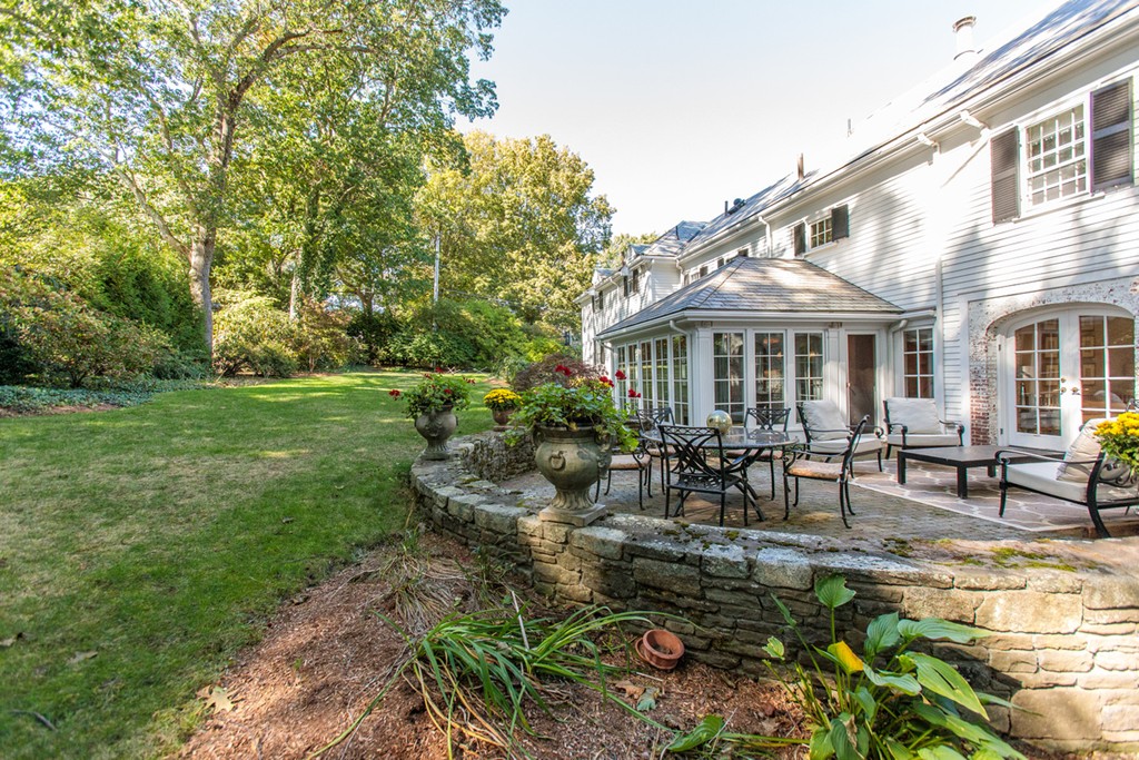 44 Woodcliff Road Wellesley, MA 02481 - Photo 28 of 30