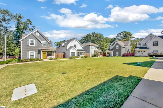 $470,000 | 16 Ridge Knoll Circle, Greenville, SC 29607