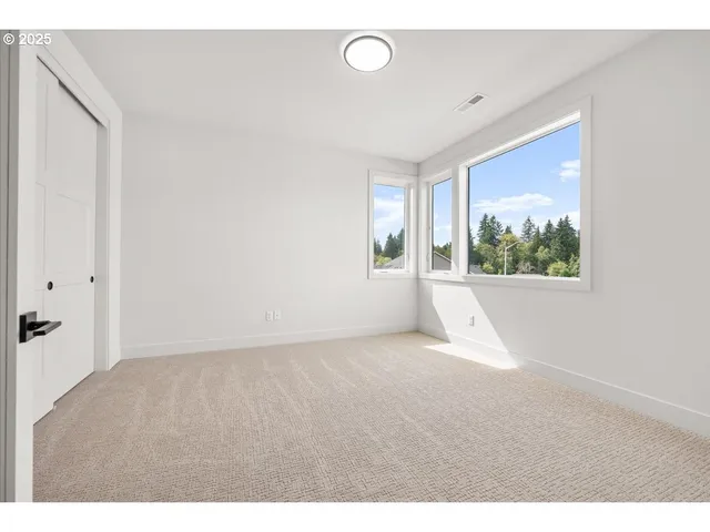 a view of empty room with window