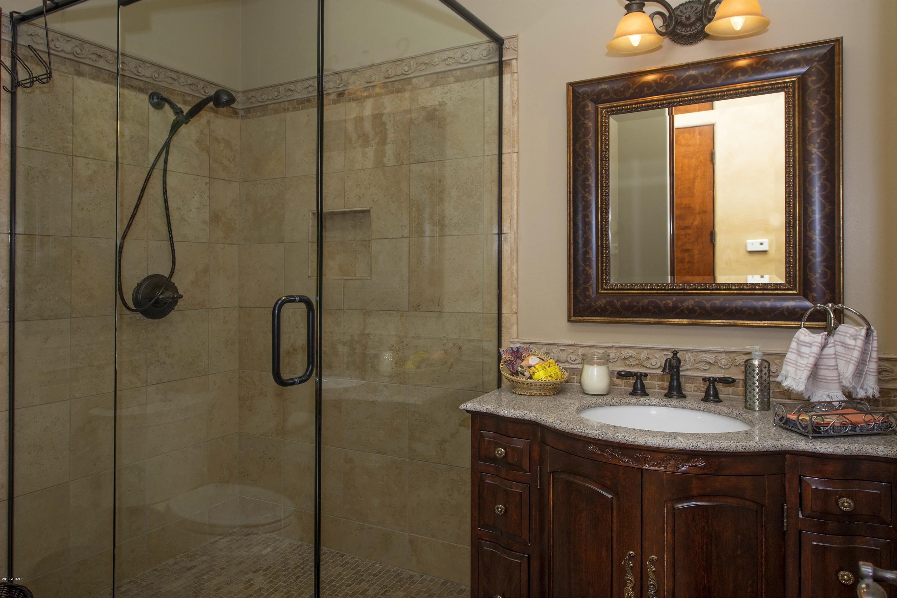 3204 West Cloud Road Phoenix, AZ 85086 - Photo 28 of 37 027_Bath 3