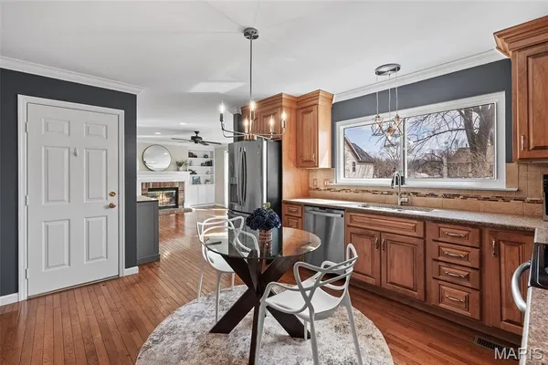 $469,900 | 9722 Big Bend Road, Crestwood, MO 63122