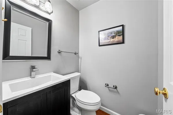 $469,900 | 9722 Big Bend Road, Crestwood, MO 63122
