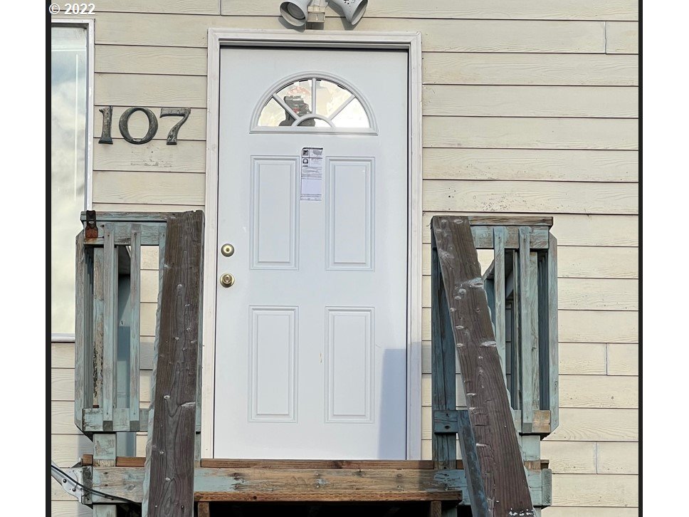 107 2nd Street Garibaldi, OR 97118 - Photo 8 of 25 Gallery Image 8