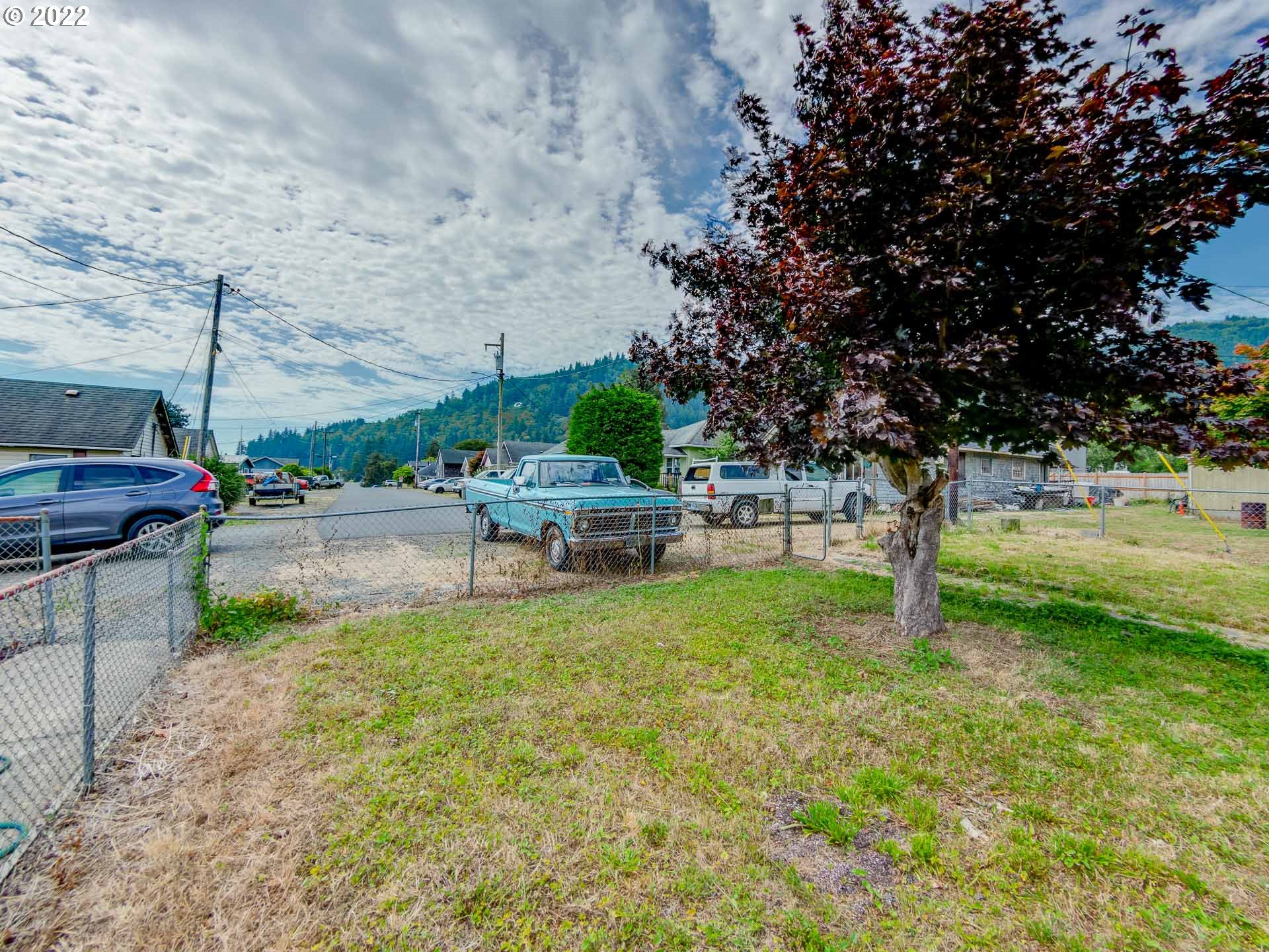 107 2nd Street Garibaldi, OR 97118 - Photo 9 of 25 Gallery Image 9