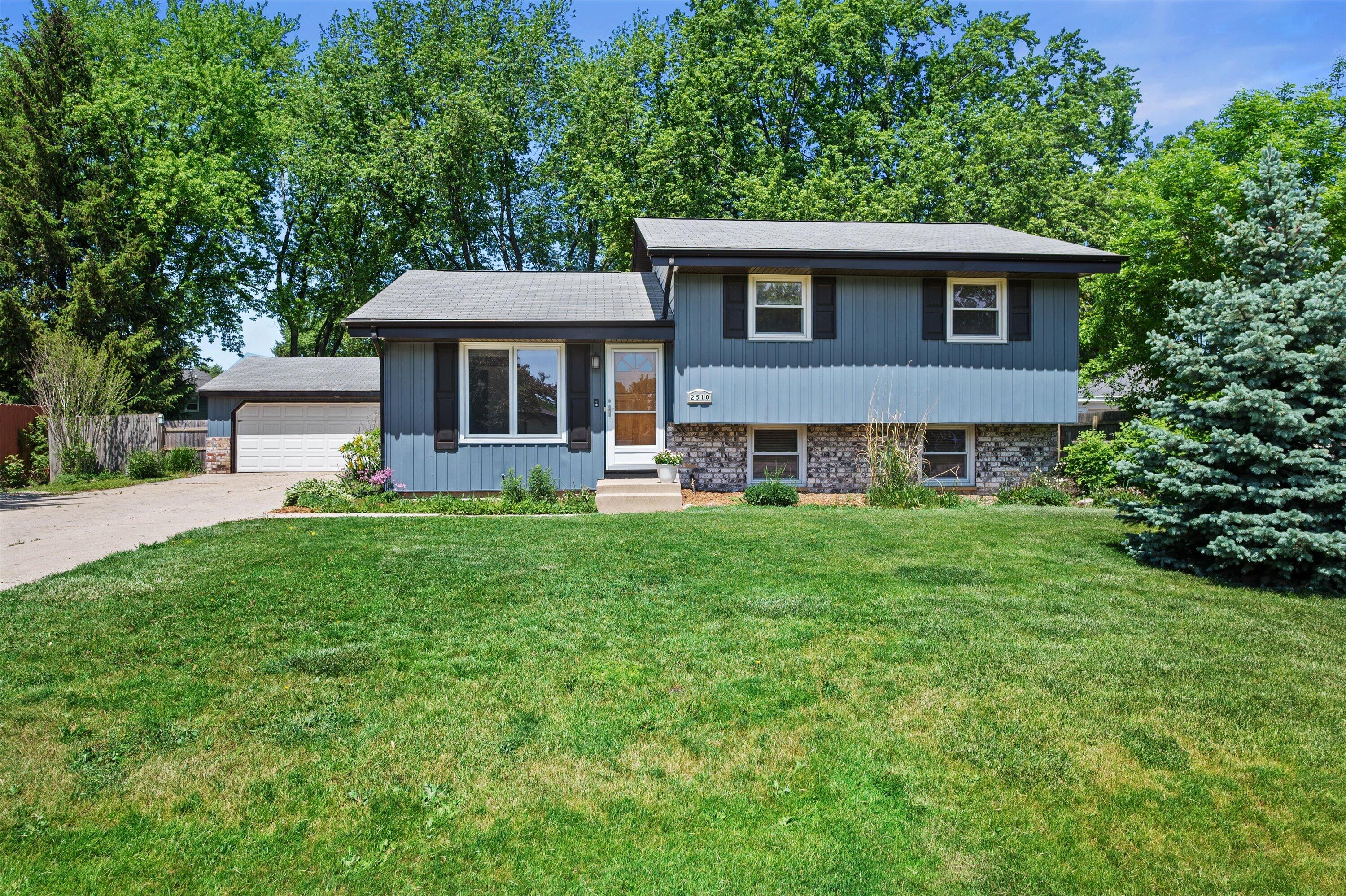 2510 Bittersweet Court Caledonia, WI 53402 - Photo 1 of 29 01-DSC9877