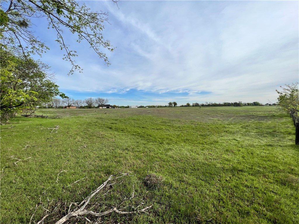 5 Iron Bridge Road Lorena, TX 76655 - Photo 5 of 7 a view of an ocean and beach
