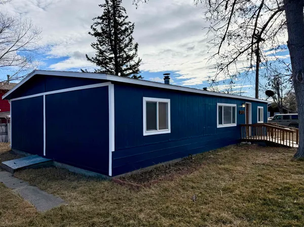 $219,000 | 401 Sharp Street, Saratoga, WY 82331
