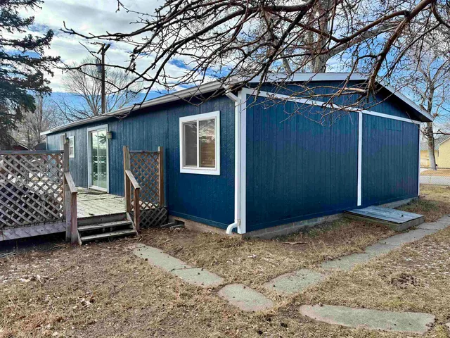 $219,000 | 401 Sharp Street, Saratoga, WY 82331