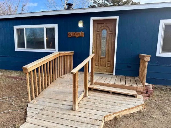 $219,000 | 401 Sharp Street, Saratoga, WY 82331