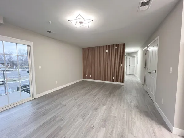 $1,325 | 543 Peachers Mill Road, Unit 207, Clarksville, TN 37042