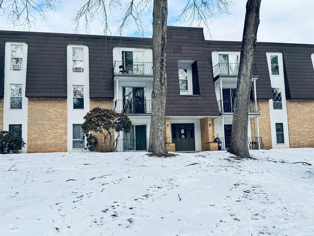 $259,900 | 8 Shadowbrook Lane, Unit 41, Milford, MA 01757