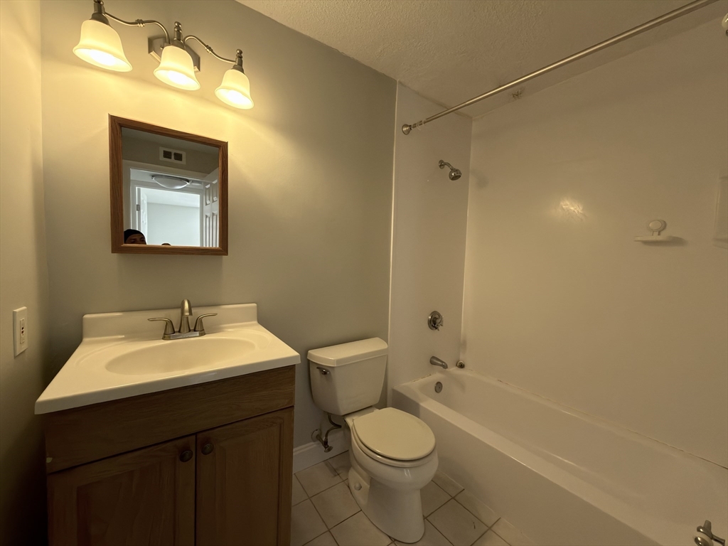 8 Shadowbrook Lane, Unit 41 Milford, MA 01757 - Photo 8 of 18