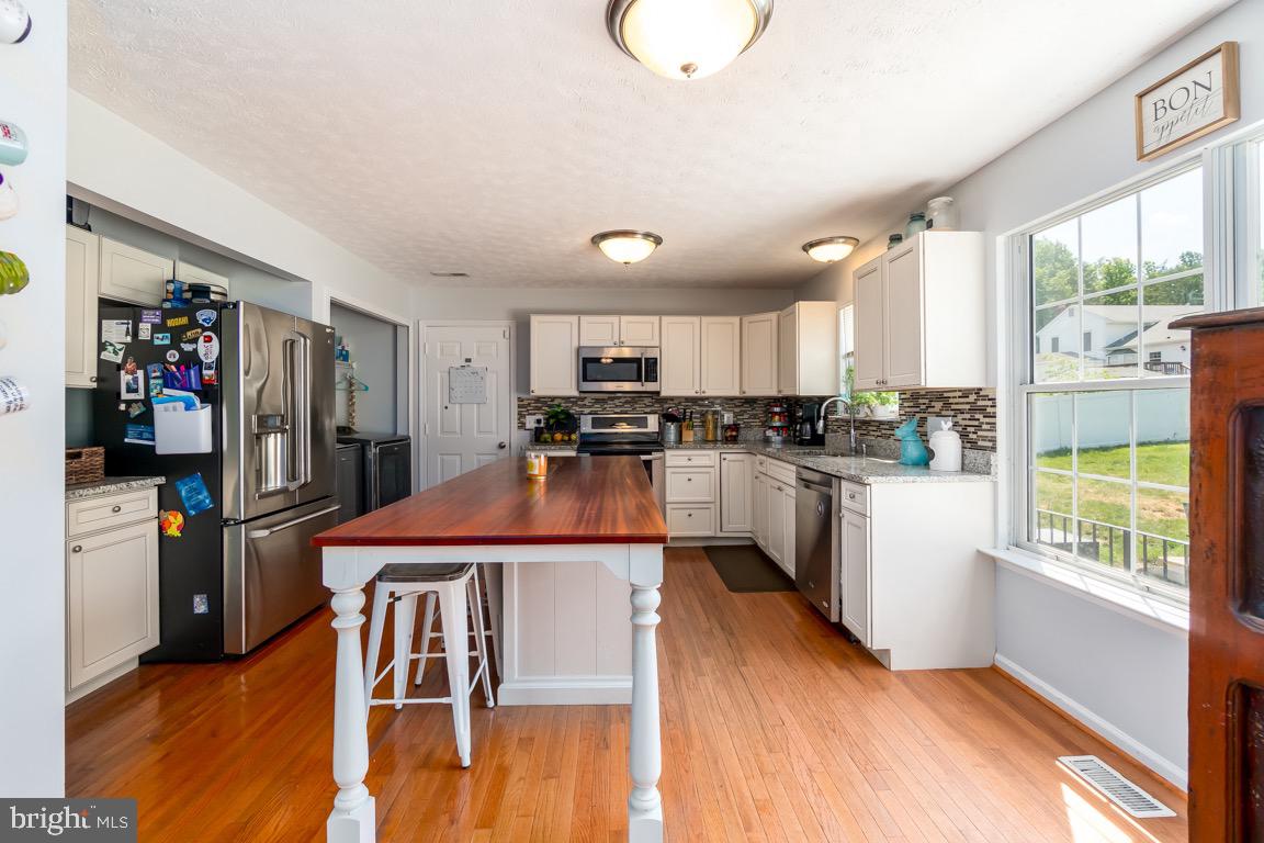 6 Wells Road Stafford, VA 22556 - Photo 12 of 36 Stainless steel appliances
