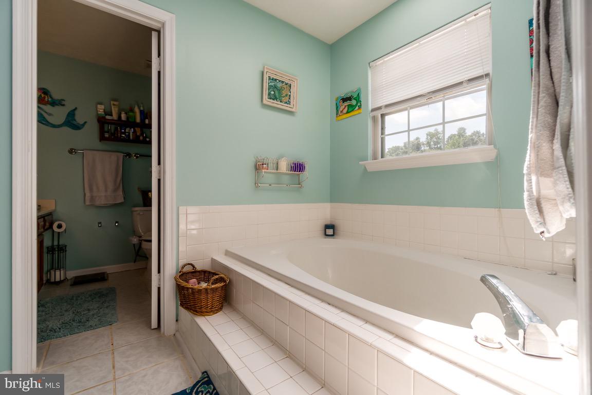 6 Wells Road Stafford, VA 22556 - Photo 19 of 36 Master bathroom!
