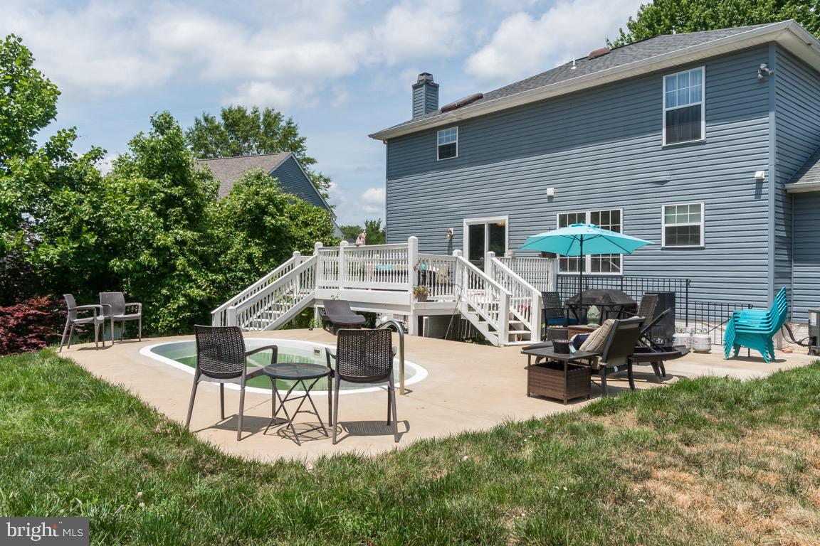 6 Wells Road Stafford, VA 22556 - Photo 33 of 36 Pool area!