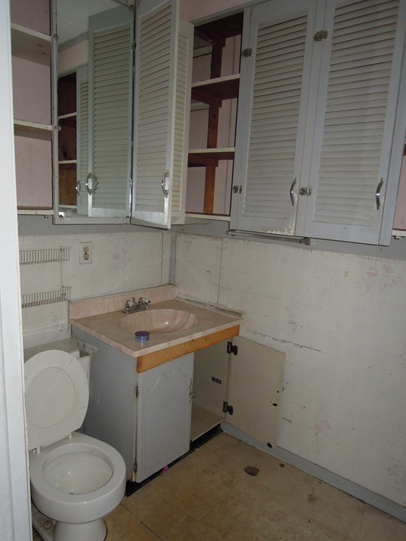 240 Springfield Street Chicopee, MA 01013 - Photo 26 of 30 Gallery Image 26