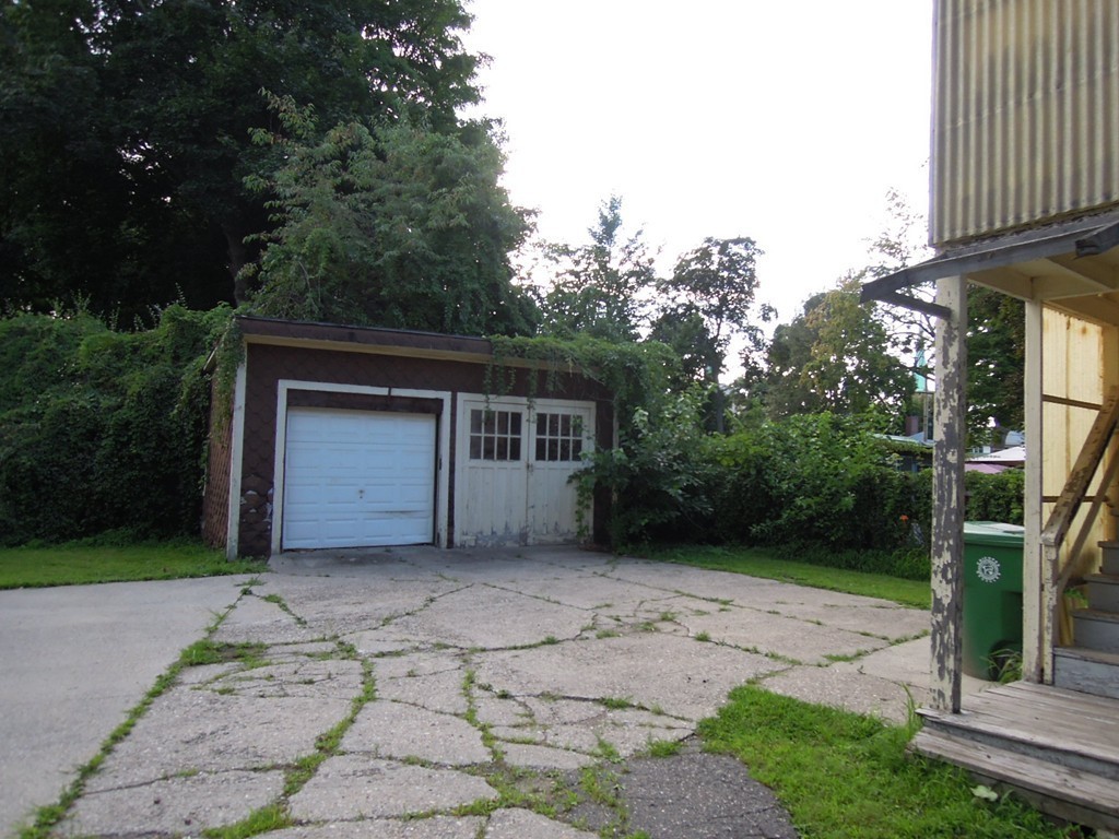 240 Springfield Street Chicopee, MA 01013 - Photo 5 of 30 Gallery Image 5