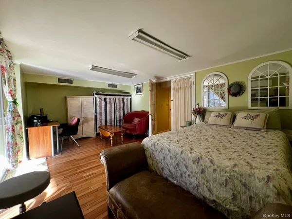 $1,188,000 | 199-18 Cross Island Parkway | Clearview