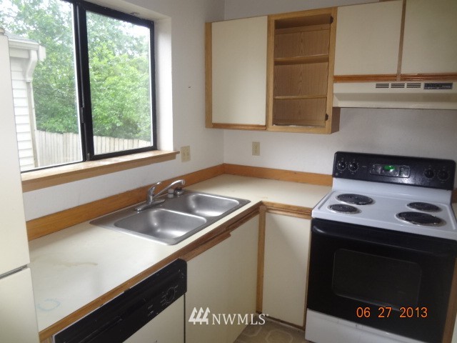 139 Union Avenue Southeast Renton, WA 98059 - Photo 3 of 6