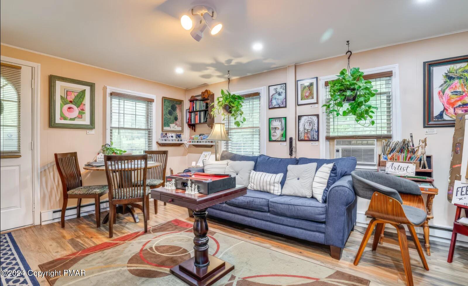345 Scotrun Avenue Scotrun, PA 18355 - Photo 14 of 41 Living Room