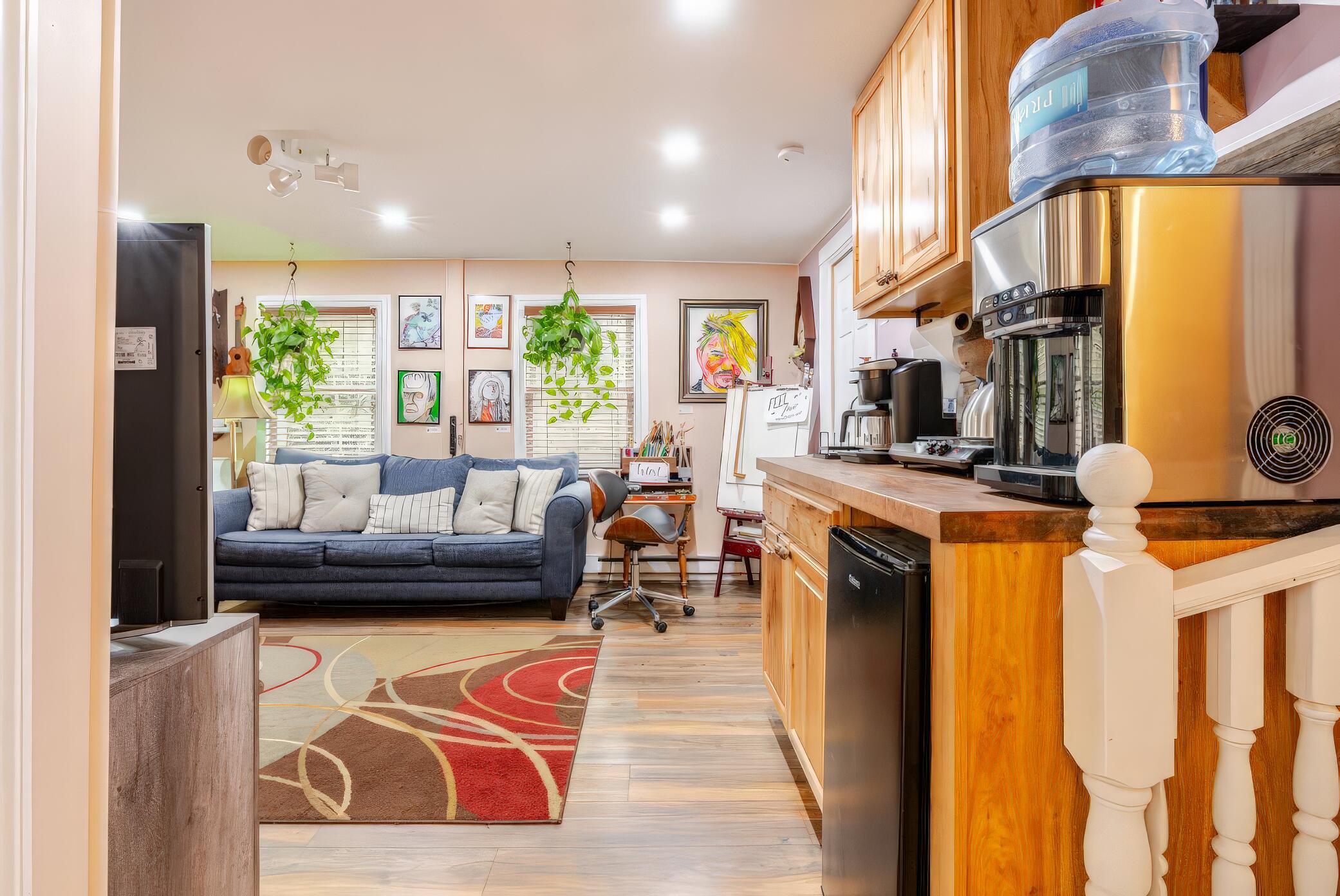 345 Scotrun Avenue Scotrun, PA 18355 - Photo 15 of 41 The Artist Studio loft Living Room 05