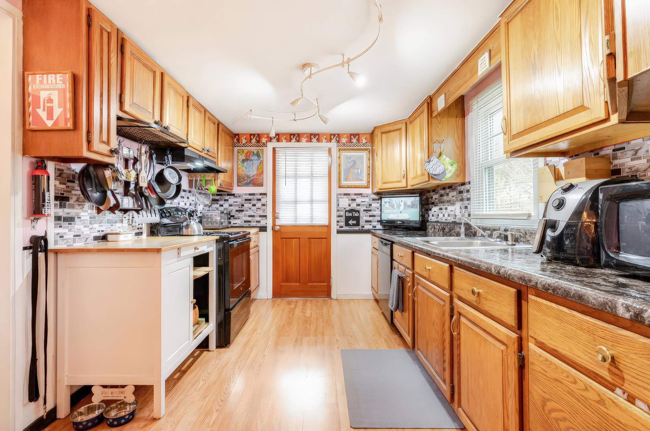 345 Scotrun Avenue Scotrun, PA 18355 - Photo 29 of 41 The Artist Studio Loft Full Kitchen 07 2