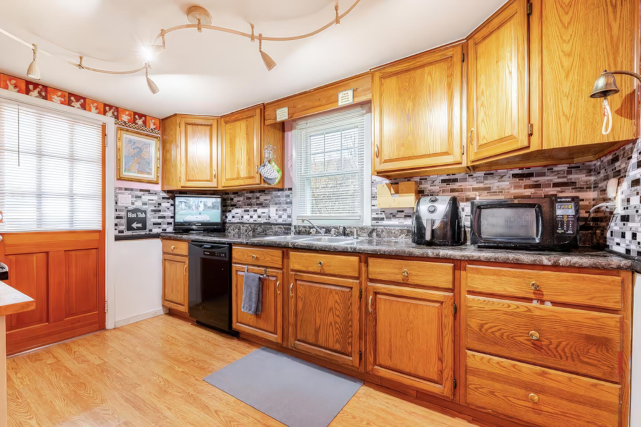 345 Scotrun Avenue Scotrun, PA 18355 - Photo 30 of 41 The Artist Studio Loft Full Kitchen 02 2