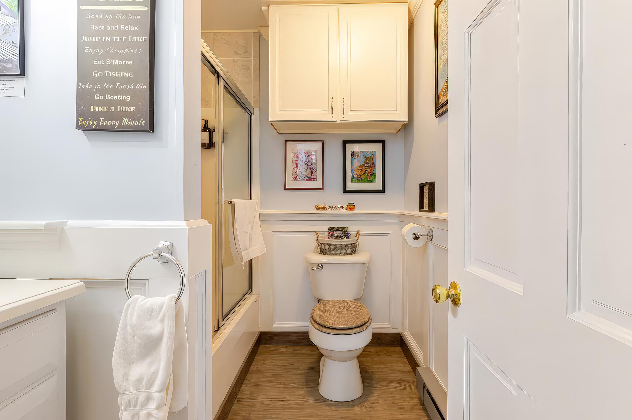 345 Scotrun Avenue Scotrun, PA 18355 - Photo 39 of 41 The Artist Studio Loft Main Bathroom 03-