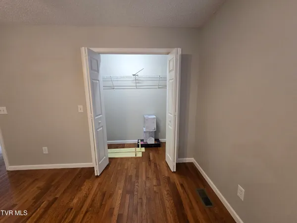 $425,000 | 210 Taylor Drive, Piney Flats, TN 37686