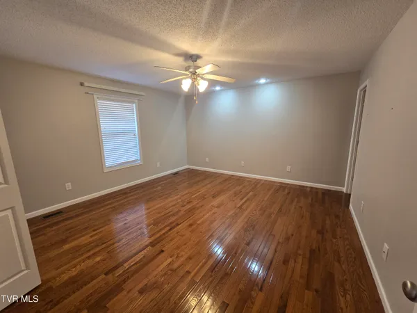 $425,000 | 210 Taylor Drive, Piney Flats, TN 37686