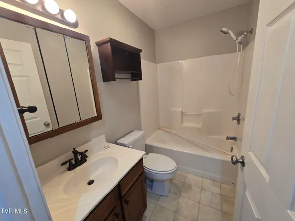 $425,000 | 210 Taylor Drive, Piney Flats, TN 37686