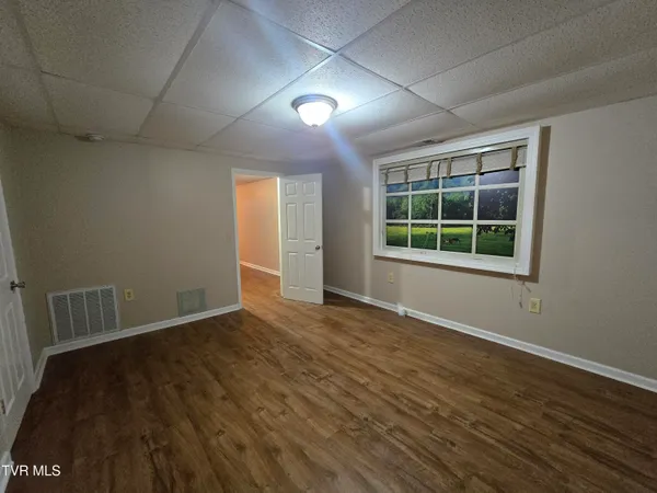 $425,000 | 210 Taylor Drive, Piney Flats, TN 37686