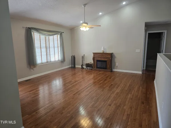 $425,000 | 210 Taylor Drive, Piney Flats, TN 37686