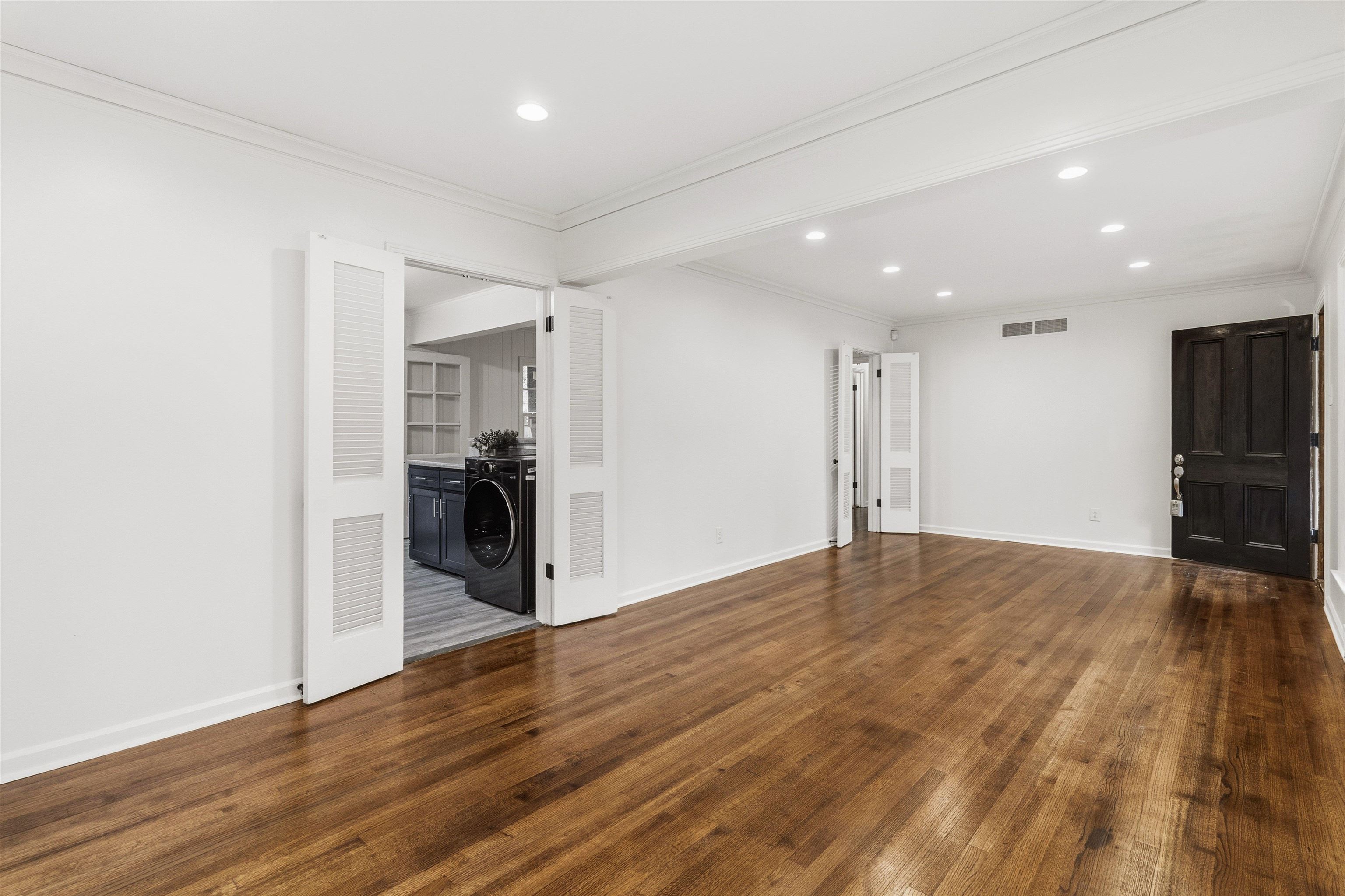 416 Rosser Road Memphis, TN 38120 - Photo 6 of 30 a view of empty room with wooden floor