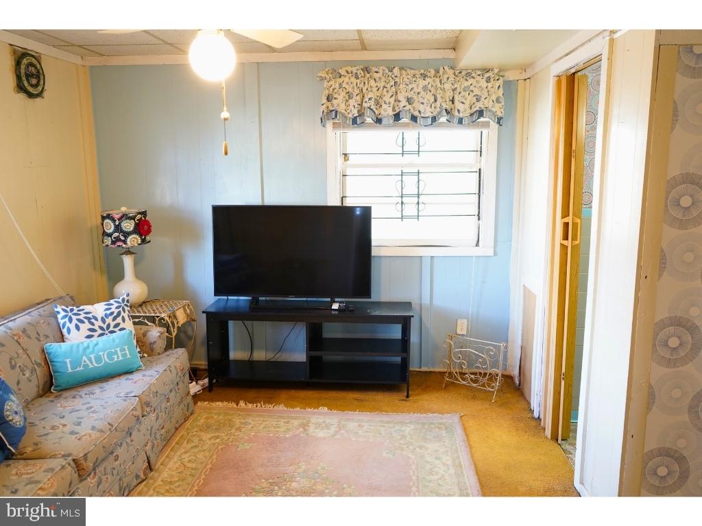 8301 Legation Road Hyattsville, MD 20784 - Photo 12 of 22 Family Room