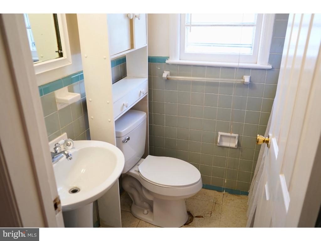 8301 Legation Road Hyattsville, MD 20784 - Photo 10 of 22 Bath