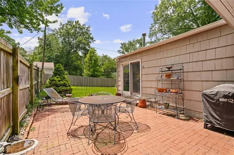 $399,000 | 4505 West 77th Street, Prairie Village, KS 66208