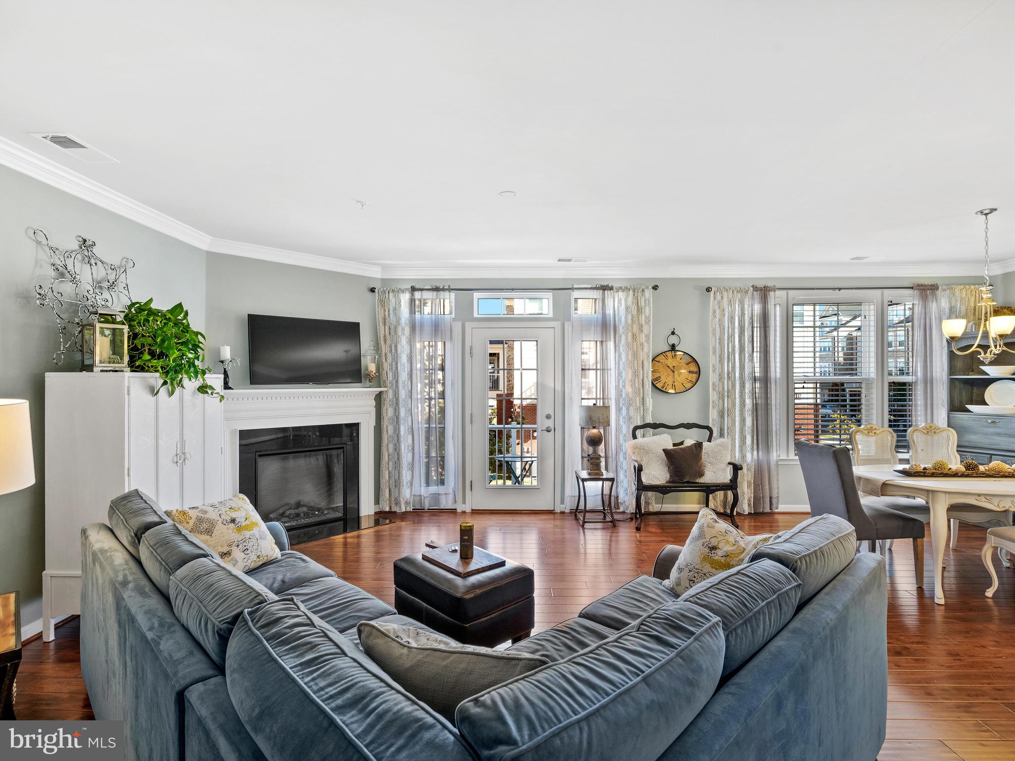 42595 Sunset Ridge Square Ashburn, VA 20148 - Photo 3 of 29 Gallery Image 3