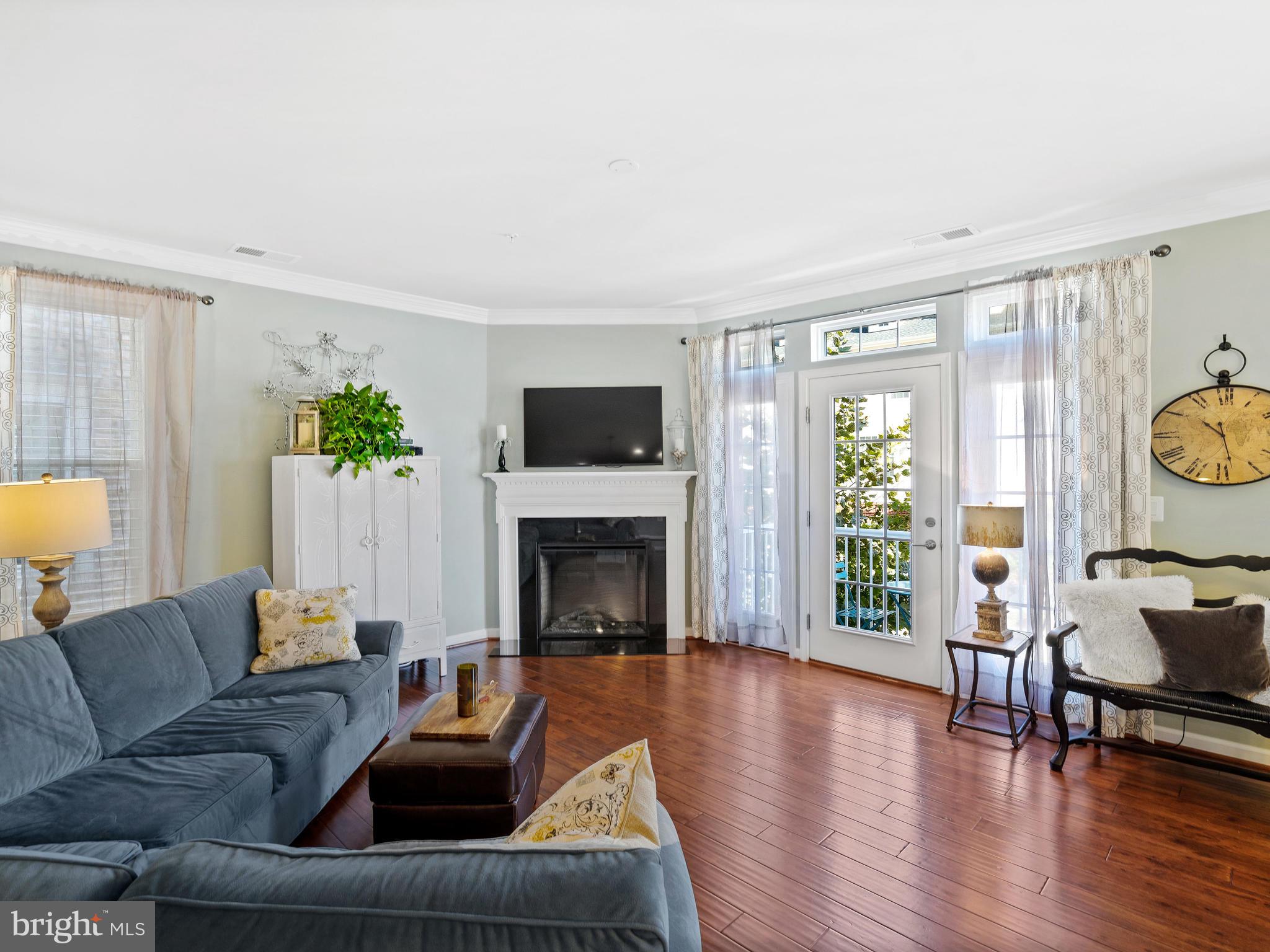 42595 Sunset Ridge Square Ashburn, VA 20148 - Photo 4 of 29 Gallery Image 4