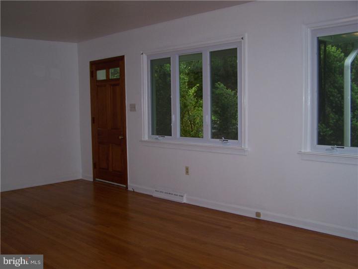 178 Edison Furlong Road Doylestown, PA 18901 - Photo 6 of 15 Living Room